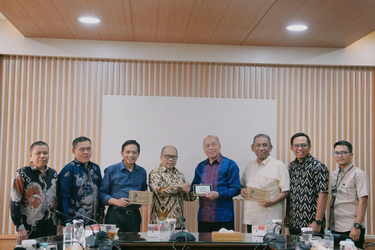 Tablet pintar untuk mendukung pembelajaran PAUD Aisyiyah dan sekolah Muhammadiyah Jawa Timur.